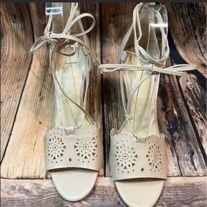 NEW NINE WESTLaser Cut Tan Heels with straps Sz 6.5